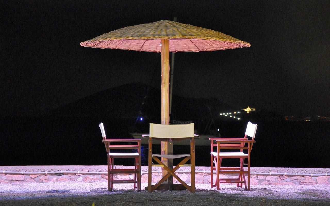 托尼海滩公寓 Vromolithos 外观 照片